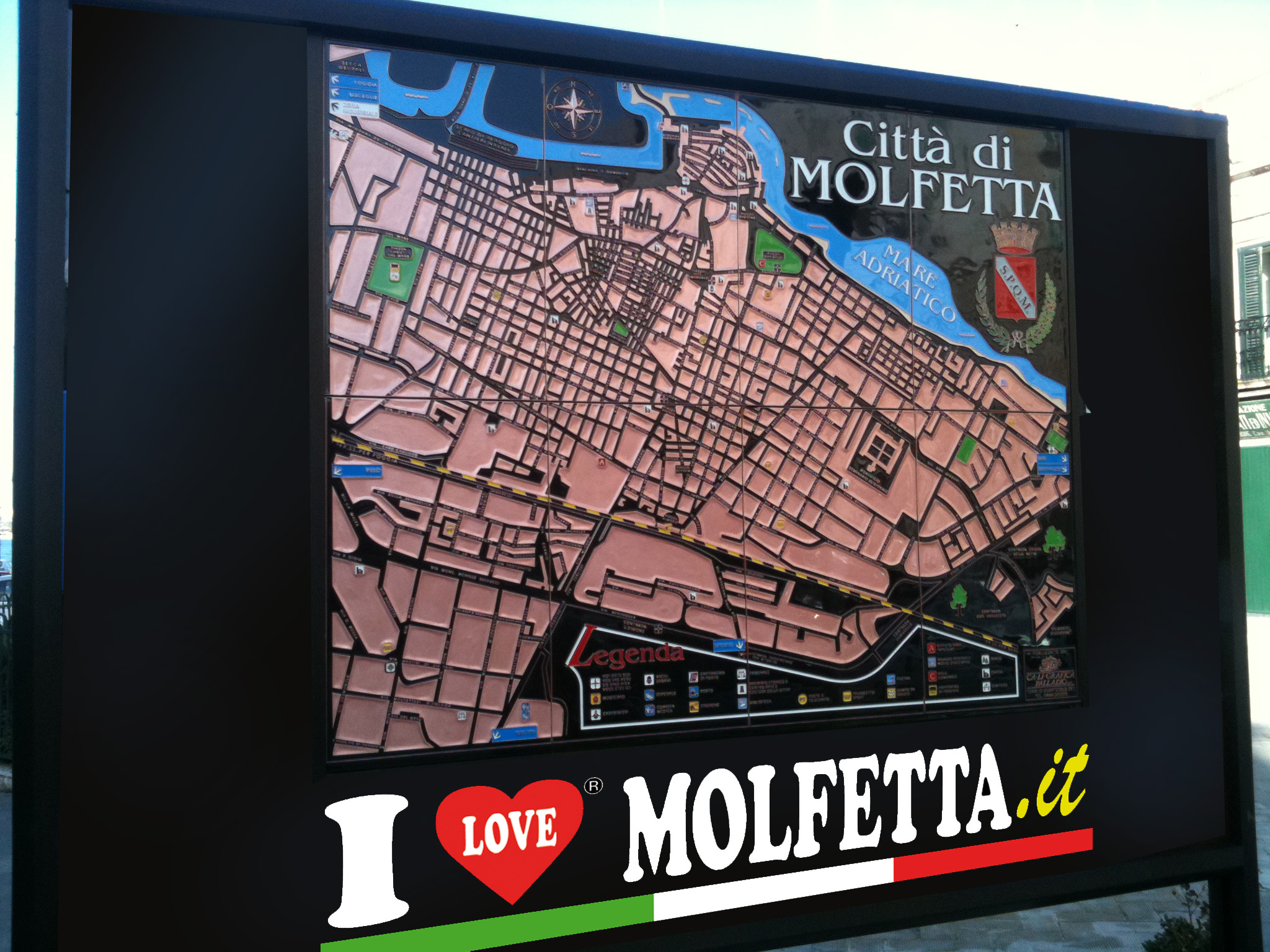 La Citt&agrave; di Molfetta in�.rilievo